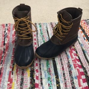 Winter duck boots